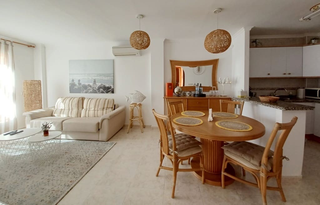 3 soveværelse Lejlighed til leje i Benitachell / Benitatxell med swimmingpool garage - € 1.000 (Ref: 9827287)