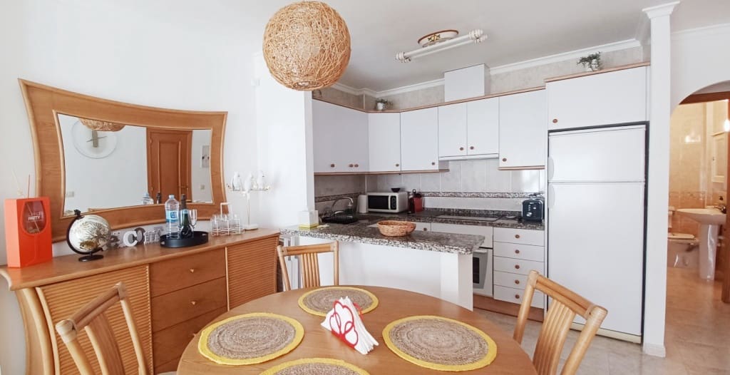 3 soveværelse Lejlighed til leje i Benitachell / Benitatxell med swimmingpool garage - € 1.000 (Ref: 9827287)