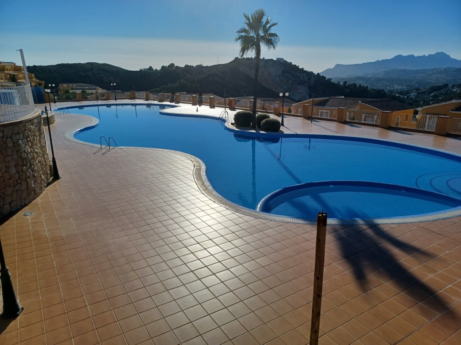 3 soveværelse Lejlighed til leje i Benitachell / Benitatxell med swimmingpool garage - € 1.000 (Ref: 9827287)