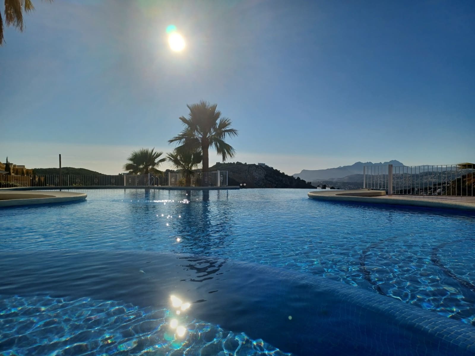 3 soveværelse Lejlighed til leje i Benitachell / Benitatxell med swimmingpool garage - € 1.000 (Ref: 9827287)