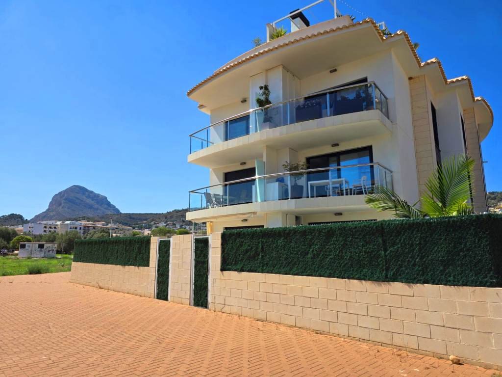 Appartement de 2 chambres à louer à Javea / Xabia avec piscine garage - 1 500 € (Ref: 9827288)