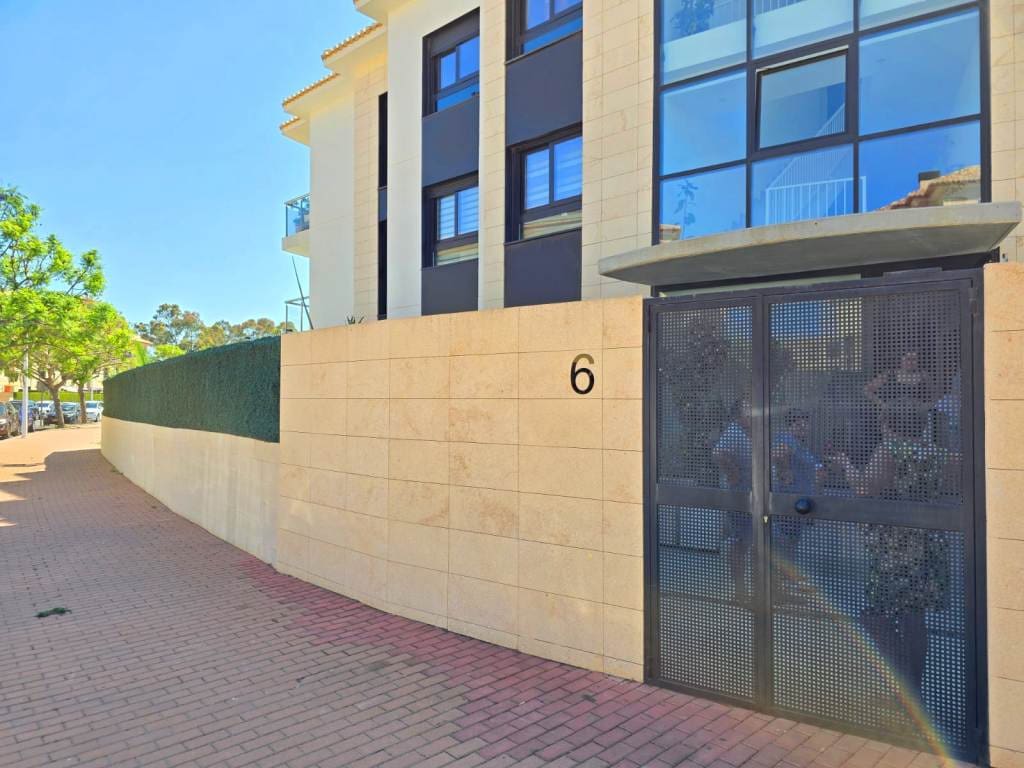 Appartement de 2 chambres à louer à Javea / Xabia avec piscine garage - 1 500 € (Ref: 9827288)