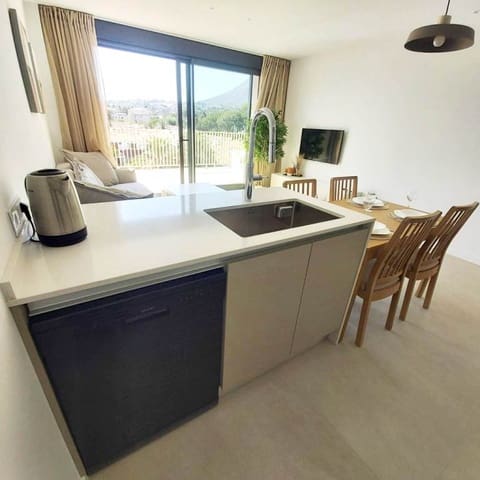 Appartement de 2 chambres à louer à Dénia avec piscine garage - 1 600 € (Ref: 9827290)