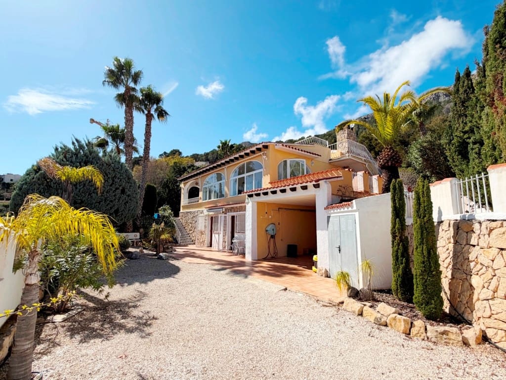 5 chambre Villa/Maison à vendre à Calpe / Calp avec garage - 645 000 € (Ref: 9827292)