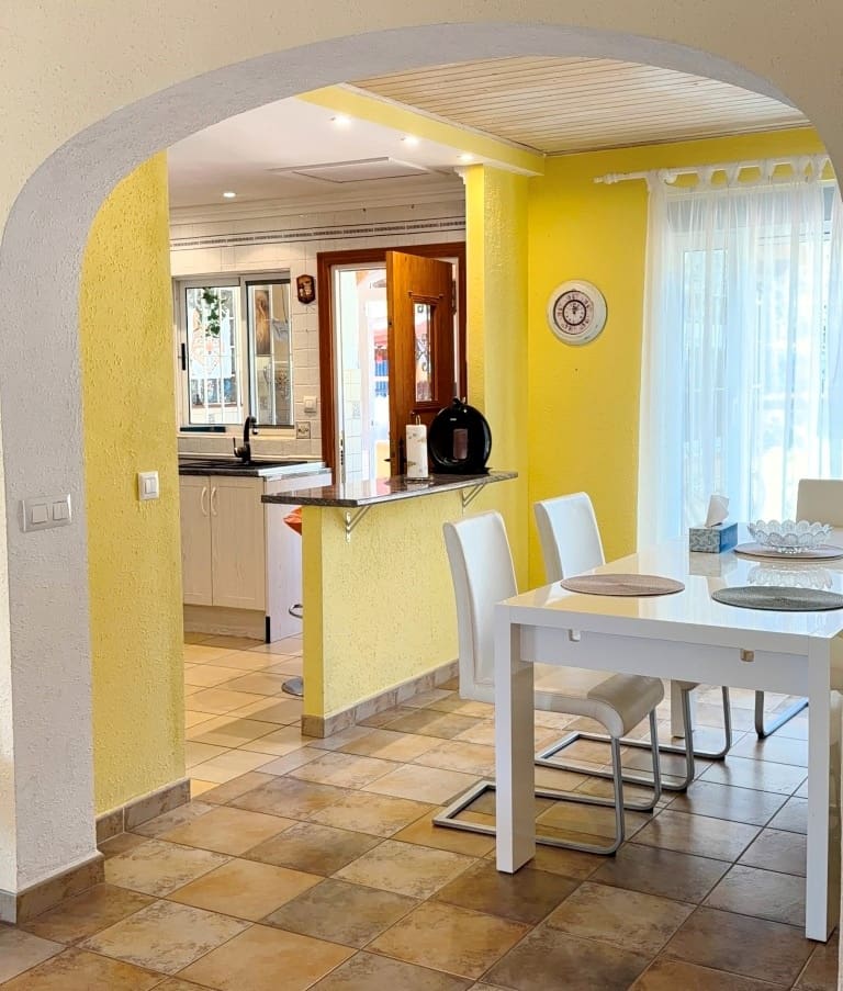5 chambre Villa/Maison à vendre à Calpe / Calp avec garage - 645 000 € (Ref: 9827292)