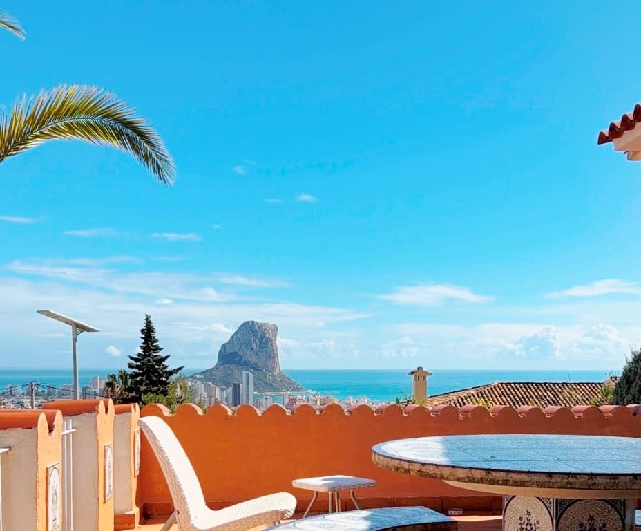 5 chambre Villa/Maison à vendre à Calpe / Calp avec garage - 645 000 € (Ref: 9827292)