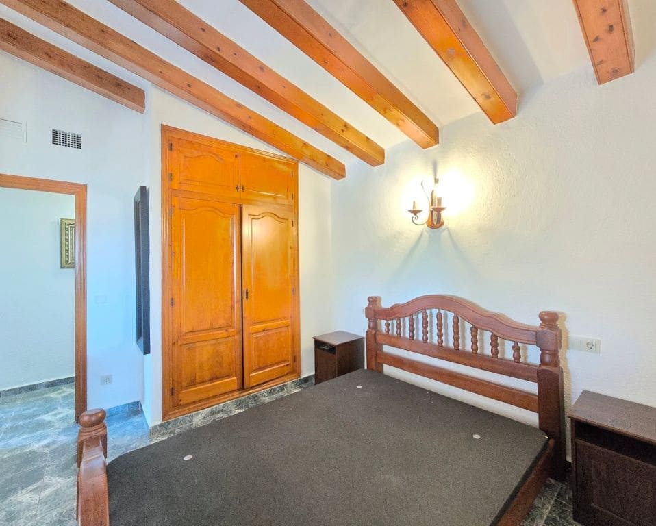 Finca/Maison de Campagne de 4 chambres à louer à Teulada avec piscine garage - 2 990 € (Ref: 9827294)