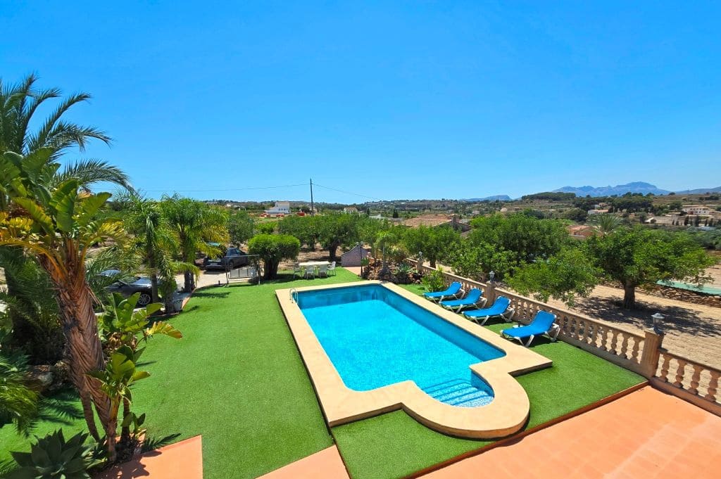 Finca/Maison de Campagne de 4 chambres à louer à Teulada avec piscine garage - 2 990 € (Ref: 9827294)
