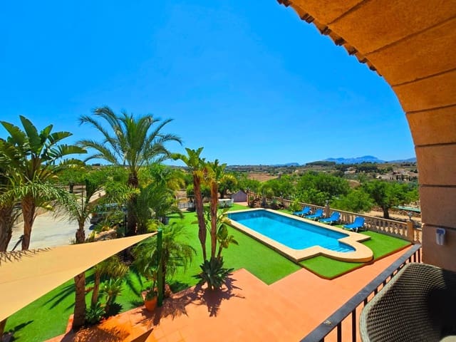 Finca/Maison de Campagne de 4 chambres à louer à Teulada Pueblo, Teulada-Moraira avec piscine garage - 2 990 € (Ref: 9827294)