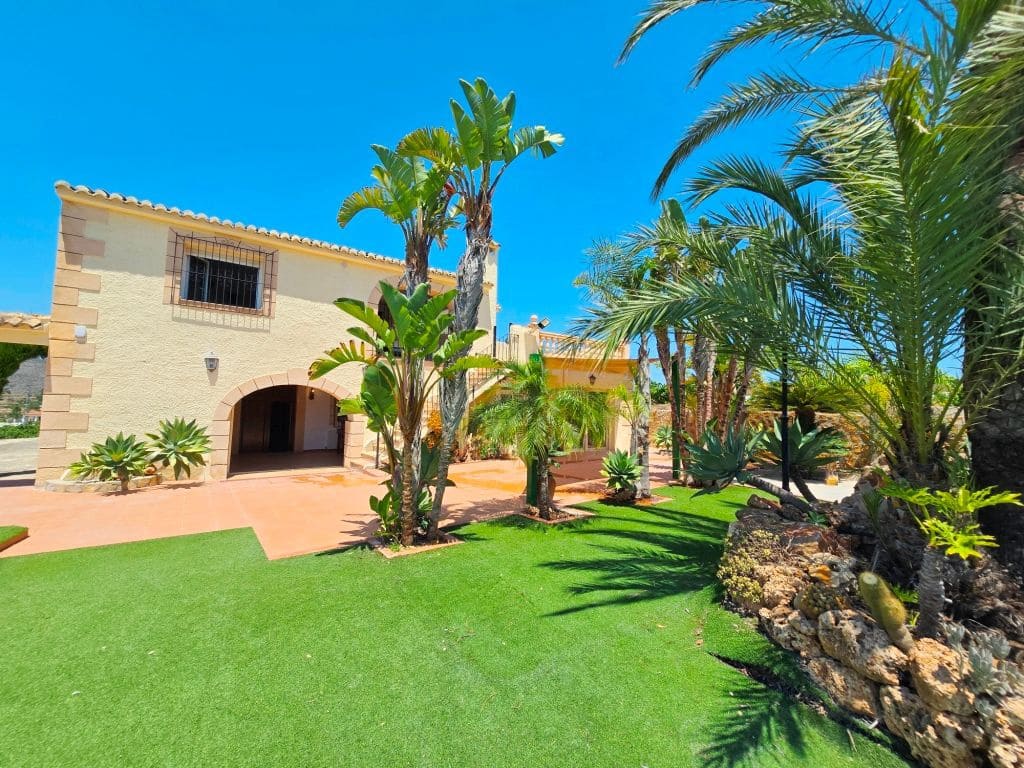Finca/Maison de Campagne de 4 chambres à louer à Teulada avec piscine garage - 2 990 € (Ref: 9827294)