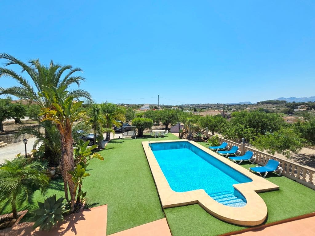 Finca/Maison de Campagne de 4 chambres à louer à Teulada avec piscine garage - 2 990 € (Ref: 9827294)