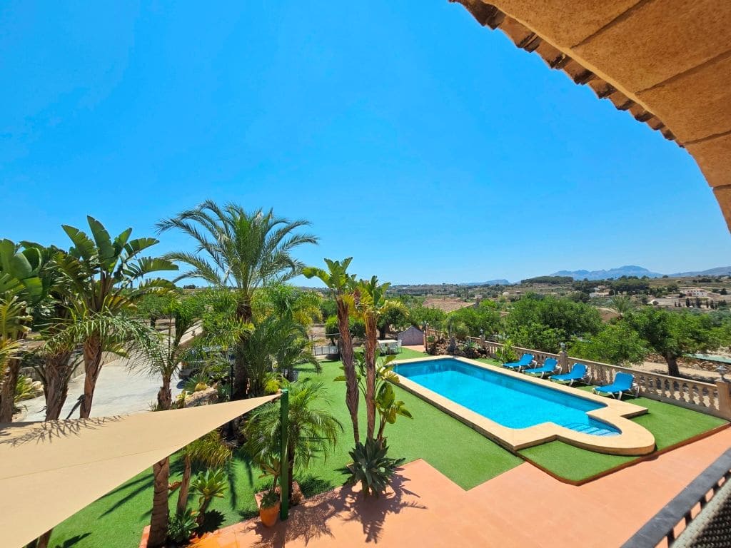 Finca/Maison de Campagne de 4 chambres à louer à Teulada avec piscine garage - 2 990 € (Ref: 9827294)