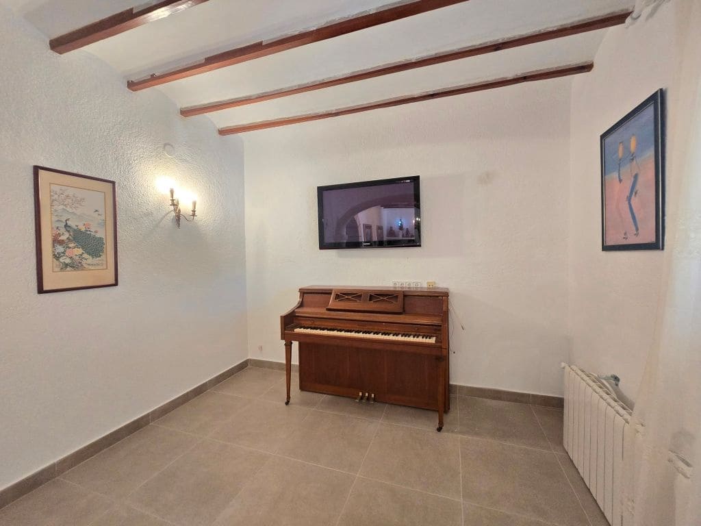Finca/Maison de Campagne de 4 chambres à louer à Teulada avec piscine garage - 2 990 € (Ref: 9827294)