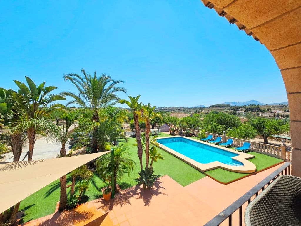 Finca/Maison de Campagne de 4 chambres à louer à Teulada avec piscine garage - 2 990 € (Ref: 9827294)