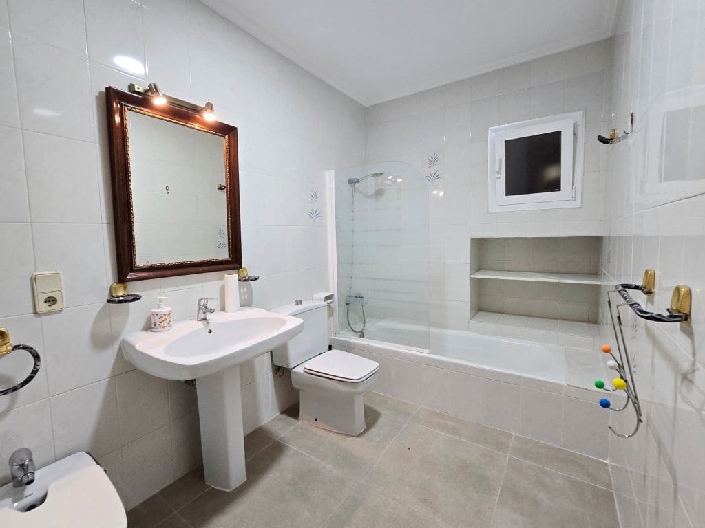 Finca/Maison de Campagne de 4 chambres à louer à Teulada avec piscine garage - 2 990 € (Ref: 9827294)