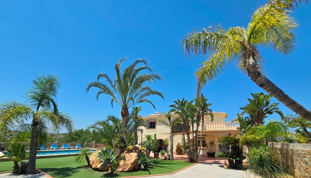 Finca/Maison de Campagne de 4 chambres à louer à Teulada avec piscine garage - 2 990 € (Ref: 9827294)