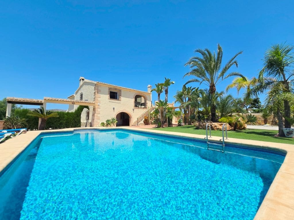 Finca/Maison de Campagne de 4 chambres à louer à Teulada avec piscine garage - 2 990 € (Ref: 9827294)