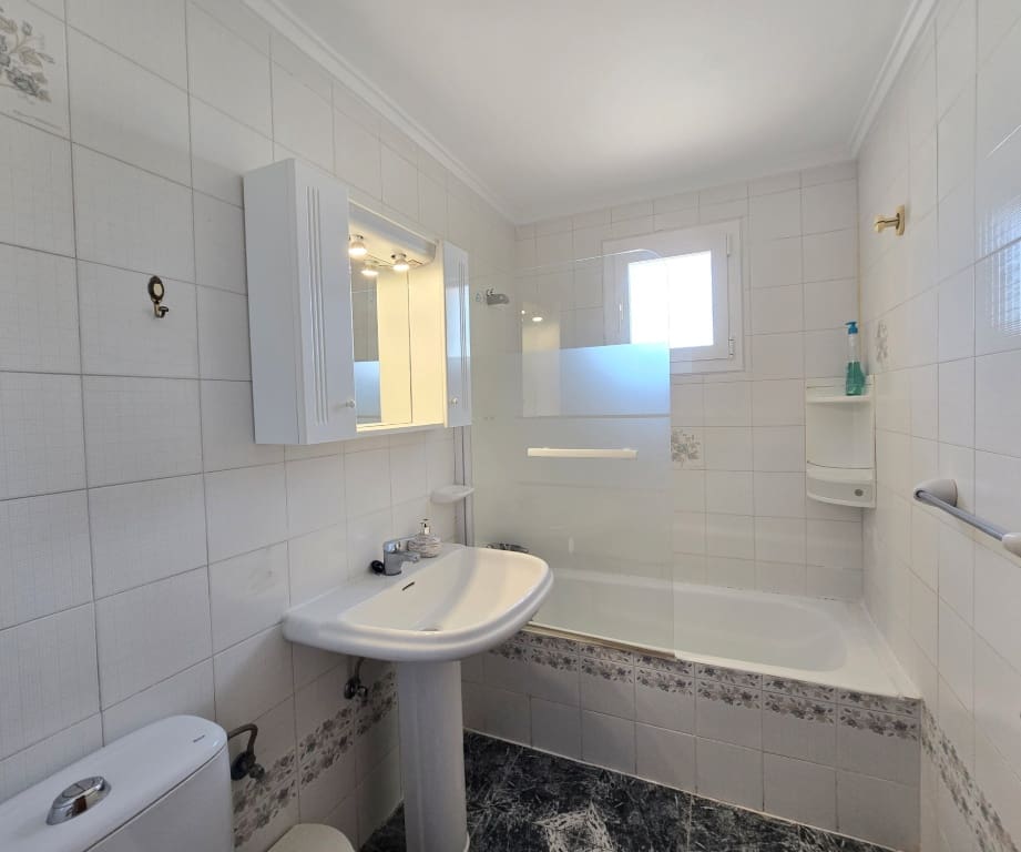 Finca/Maison de Campagne de 4 chambres à louer à Teulada avec piscine garage - 2 990 € (Ref: 9827294)