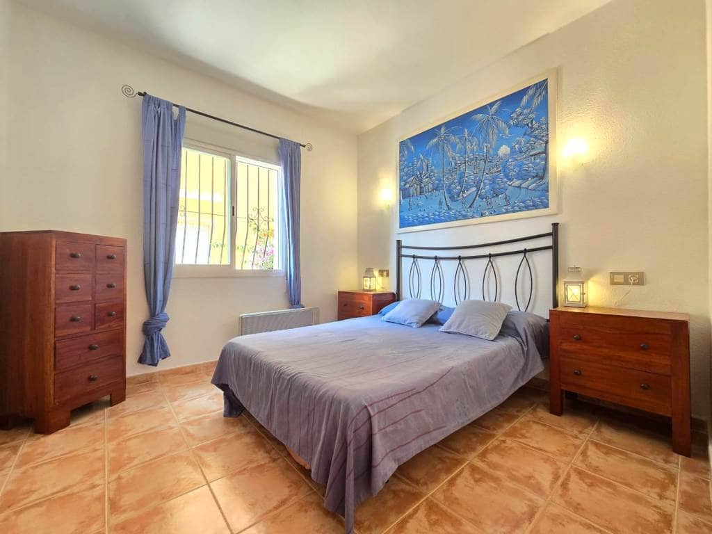 Appartement de 2 chambres à louer à Benitachell / Benitatxell avec piscine garage - 850 € (Ref: 9827296)