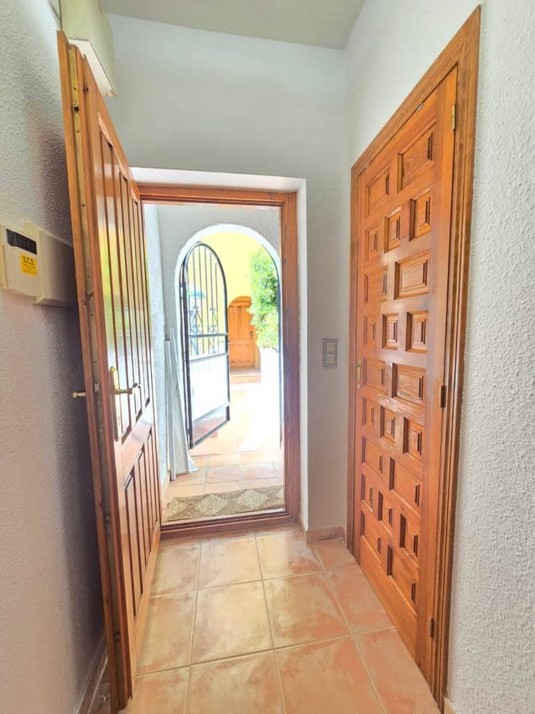 Appartement de 2 chambres à louer à Benitachell / Benitatxell avec piscine garage - 850 € (Ref: 9827296)