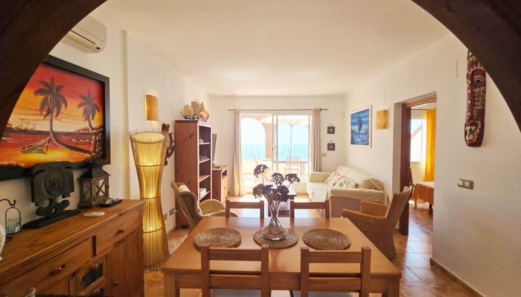 Appartement de 2 chambres à louer à Benitachell / Benitatxell avec piscine garage - 850 € (Ref: 9827296)
