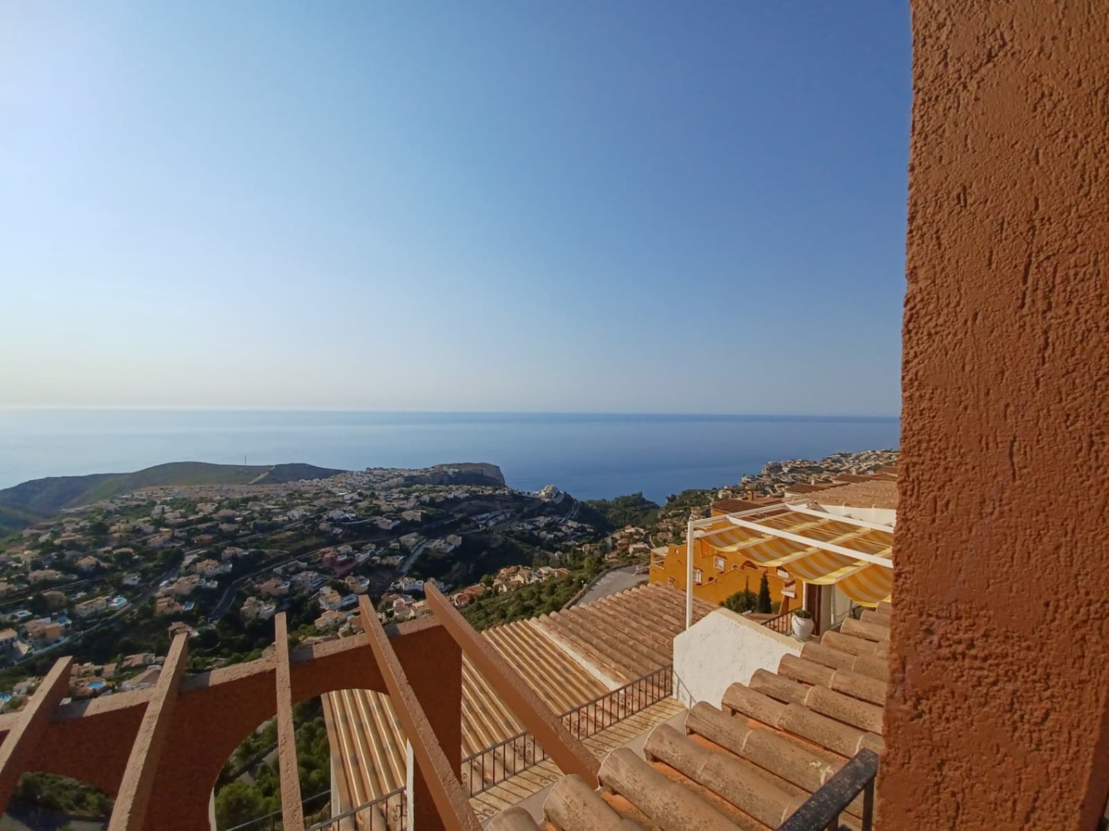 Appartement de 2 chambres à louer à Benitachell / Benitatxell avec piscine garage - 850 € (Ref: 9827296)
