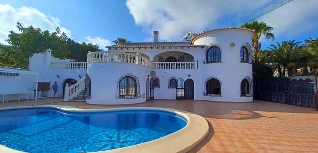 Villa/Maison de 4 chambres à louer à Benitachell / Benitatxell avec piscine garage - 2 800 € (Ref: 9827297)