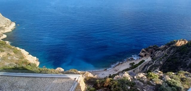 Villa/Maison de 4 chambres à louer à Benitachell / Benitatxell avec piscine garage - 2 800 € (Ref: 9827297)