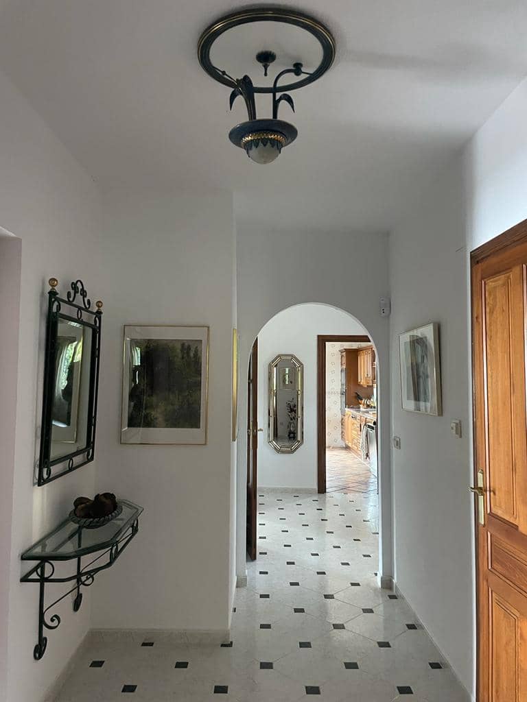 Villa/Maison de 4 chambres à louer à Benitachell / Benitatxell avec piscine garage - 2 800 € (Ref: 9827297)