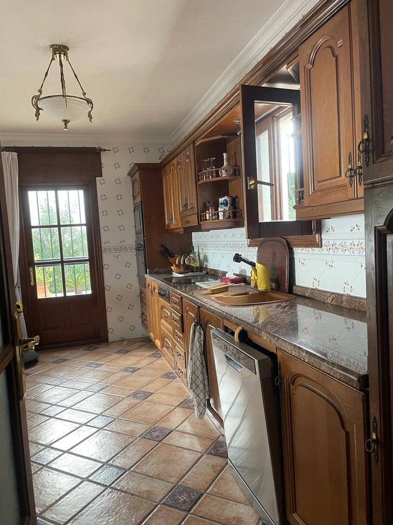 Villa/Maison de 4 chambres à louer à Benitachell / Benitatxell avec piscine garage - 2 800 € (Ref: 9827297)