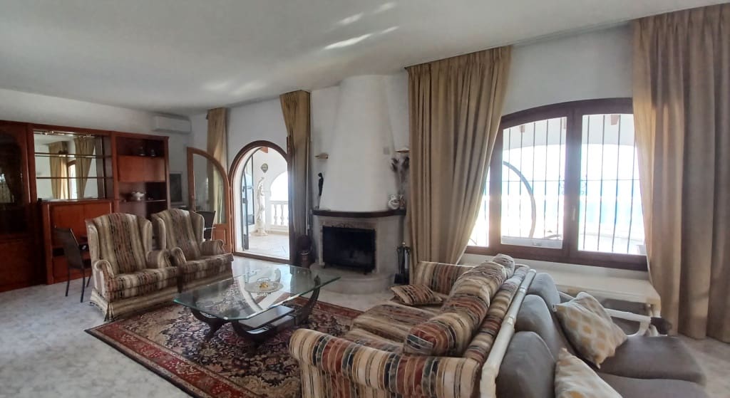 Villa/Maison de 4 chambres à louer à Benitachell / Benitatxell avec piscine garage - 2 800 € (Ref: 9827297)