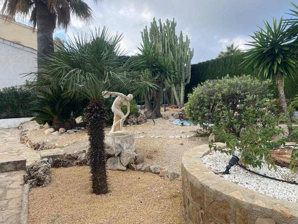 Villa/Maison de 4 chambres à louer à Benitachell / Benitatxell avec piscine garage - 2 800 € (Ref: 9827297)