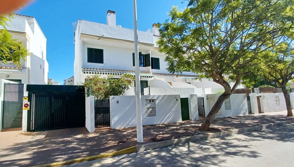 Bungalow de 4 chambres à louer à Javea / Xabia avec piscine garage - 1 200 € (Ref: 9827298)