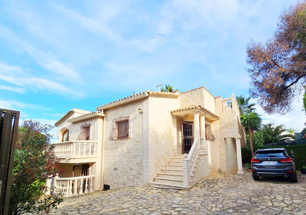 3 soveværelse Villa til salg i Javea / Xabia med swimmingpool garage - € 750.000 (Ref: 9827303)