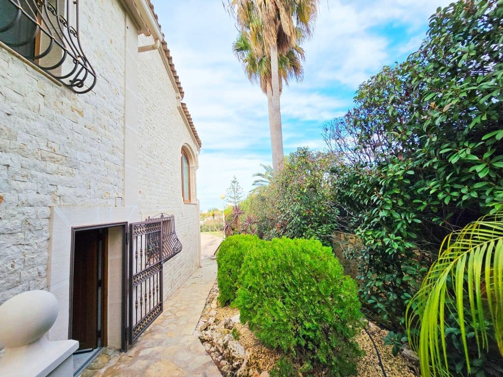 3 soveværelse Villa til salg i Javea / Xabia med swimmingpool garage - € 750.000 (Ref: 9827303)