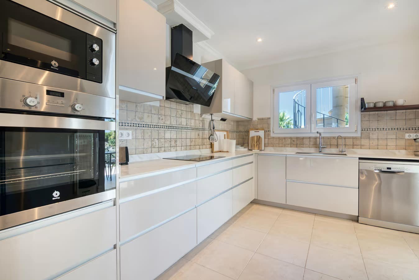 4 slaapkamer Villa te huur in Javea / Xabia met zwembad garage - € 2.500 (Ref: 9858059)