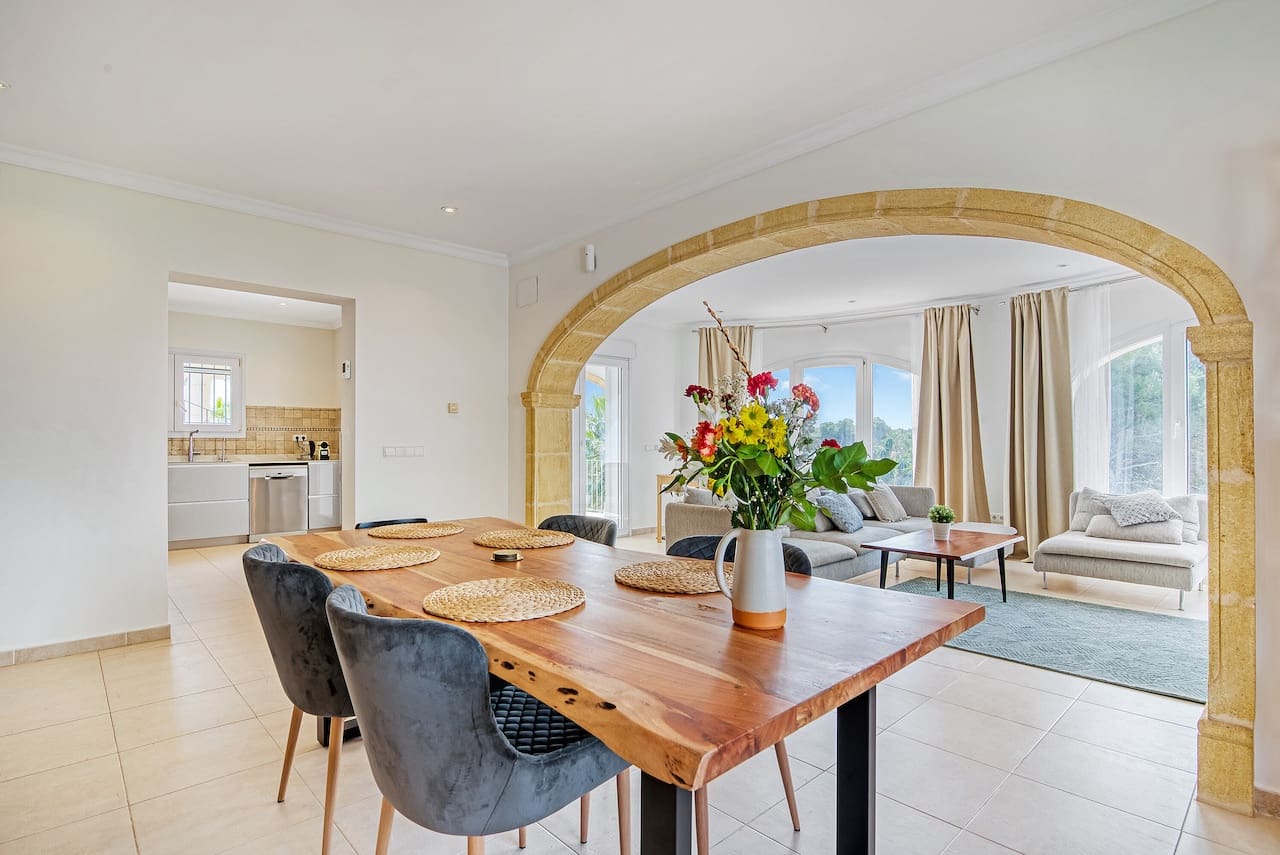 4 slaapkamer Villa te huur in Javea / Xabia met zwembad garage - € 2.500 (Ref: 9858059)