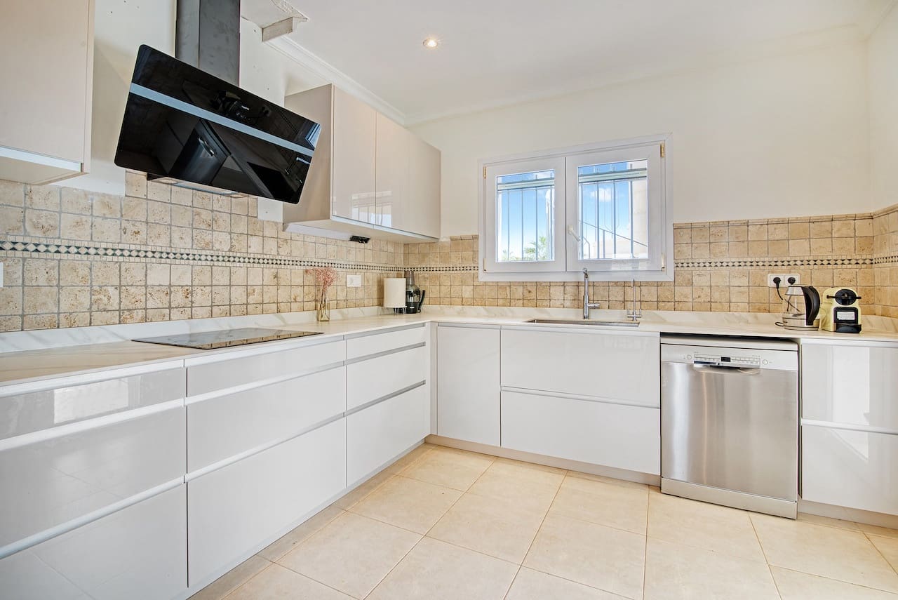 4 slaapkamer Villa te huur in Javea / Xabia met zwembad garage - € 2.500 (Ref: 9858059)