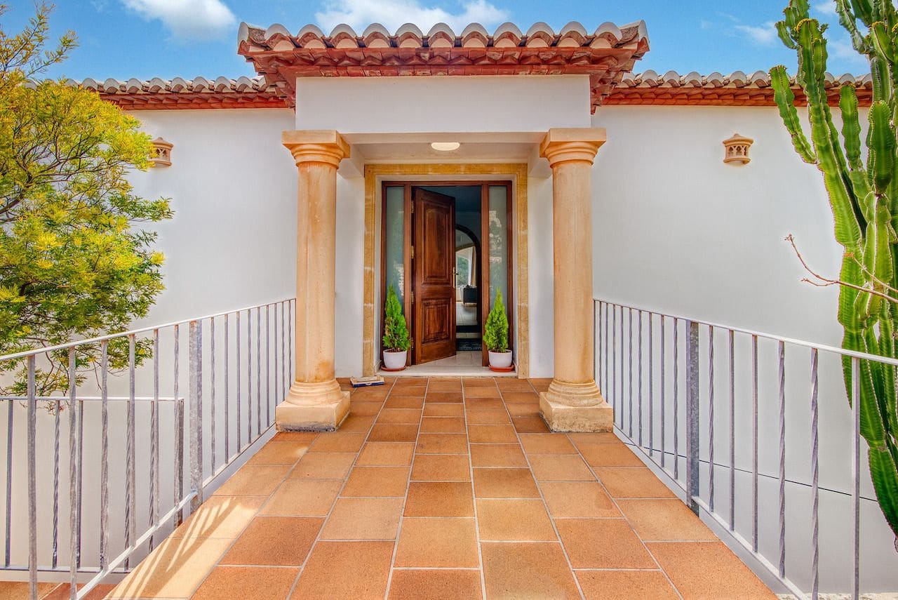 4 slaapkamer Villa te huur in Javea / Xabia met zwembad garage - € 2.500 (Ref: 9858059)