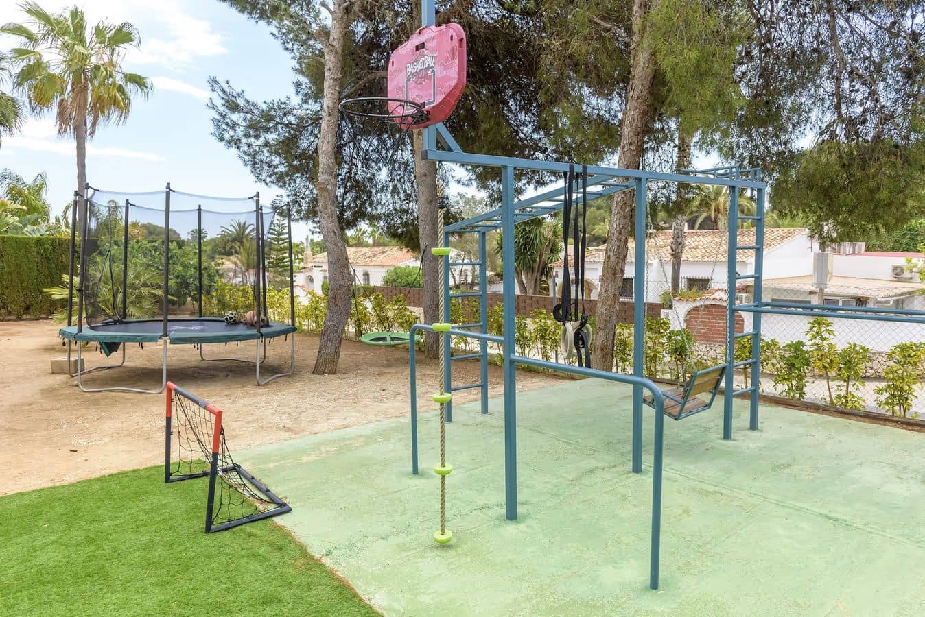 4 slaapkamer Villa te huur in Javea / Xabia met zwembad garage - € 2.500 (Ref: 9858059)