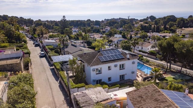 4 soverom Villa til leie i Javea / Xàbia med svømmebasseng garasje - € 2 500 (Ref: 9858059)