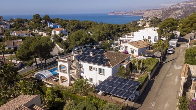 4 soverom Villa til leie i Javea / Xàbia med svømmebasseng garasje - € 2 500 (Ref: 9858059)