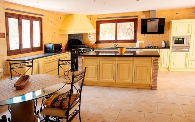 8 sypialnia Willa na sprzedaż w Javea / Xàbia z basenem garażem - 1 290 000 € (Ref: 9858061)