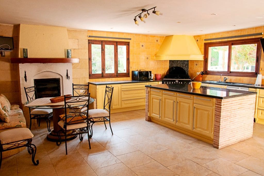 8 sypialnia Willa na sprzedaż w Javea / Xabia z basenem garażem - 1 290 000 € (Ref: 9858061)