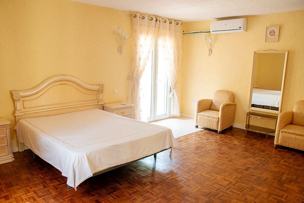 8 sypialnia Willa na sprzedaż w Javea / Xabia z basenem garażem - 1 290 000 € (Ref: 9858061)