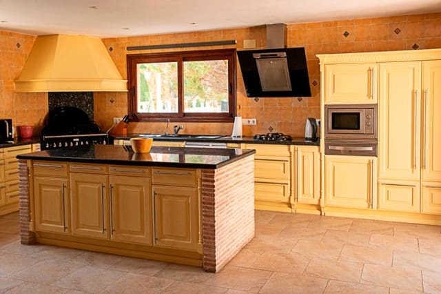 8 sypialnia Willa na sprzedaż w Javea / Xàbia z basenem garażem - 1 290 000 € (Ref: 9858061)