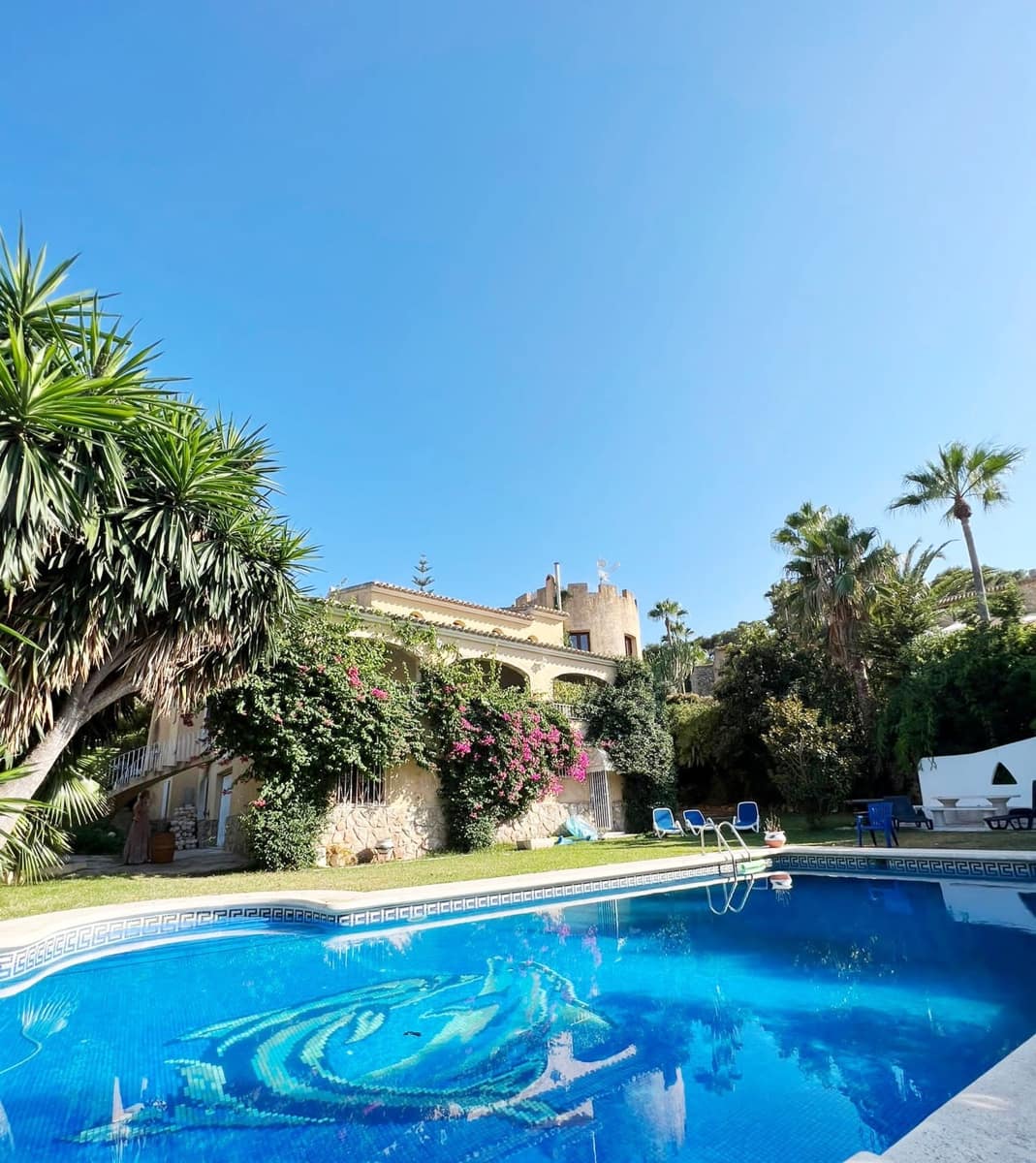 8 sypialnia Willa na sprzedaż w Javea / Xabia z basenem garażem - 1 290 000 € (Ref: 9858061)