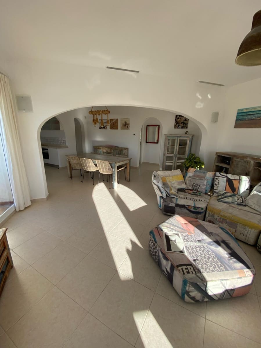 3 slaapkamer Villa te huur in Benitachell / Benitatxell - € 2.500 (Ref: 9880595)