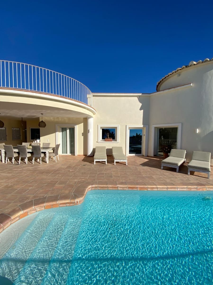 3 slaapkamer Villa te huur in Benitachell / Benitatxell - € 2.500 (Ref: 9880595)