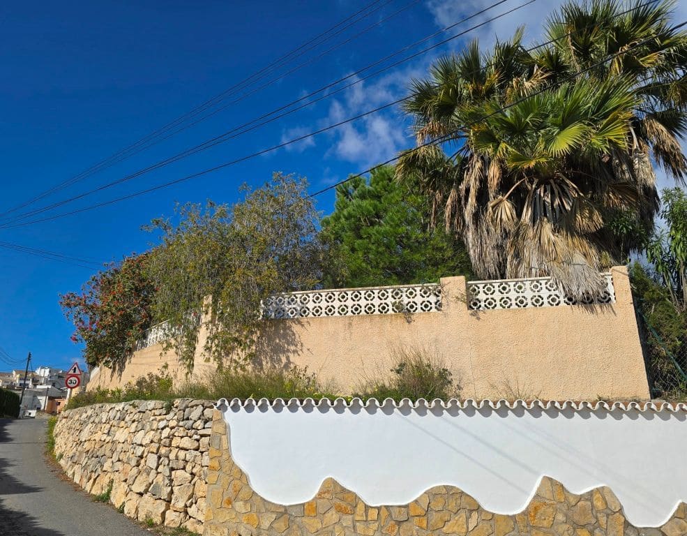 3 bedroom Finca/Country House for sale in Benitachell / Benitatxell with garage - € 475,000 (Ref: 9880596)